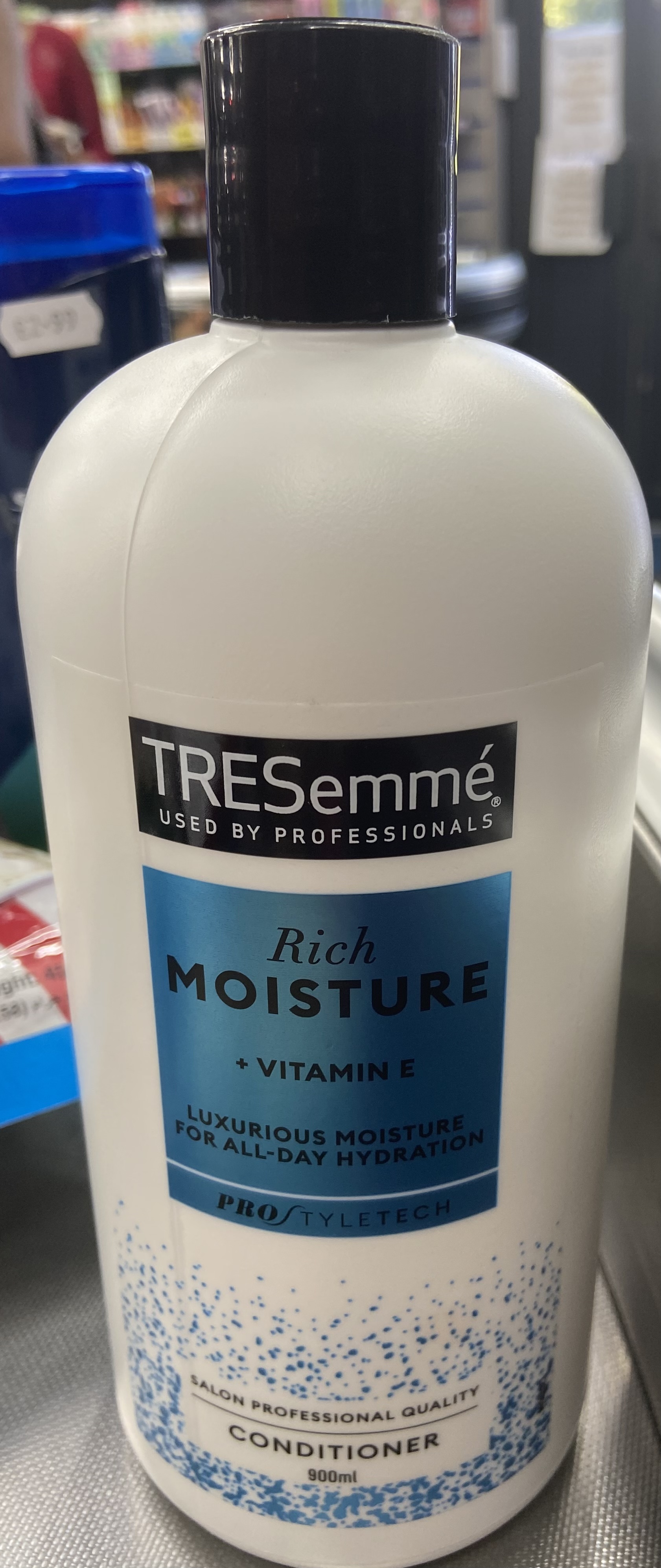 Tresemme Rich moisture + Vitamin E Conditioner-900ml